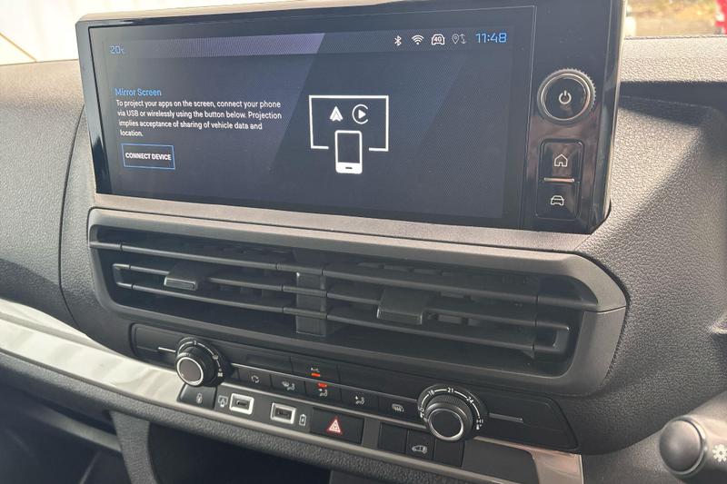 Used Peugeot Expert 202601169196842 17