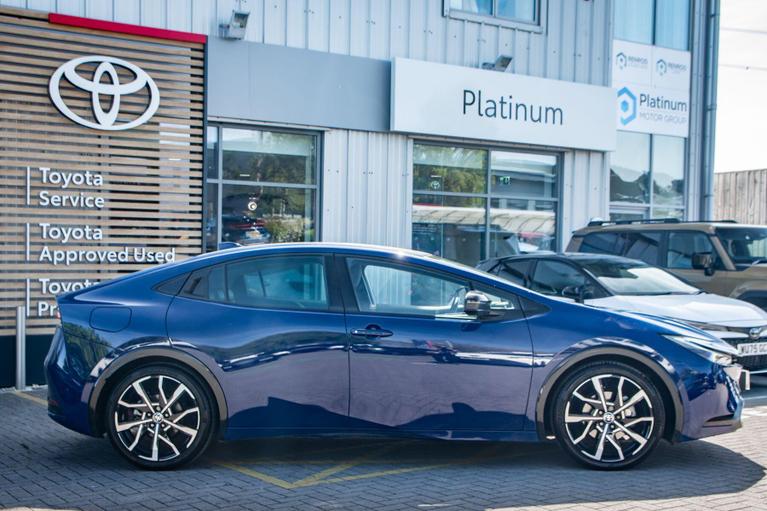 Used Toyota Prius WU25KUT 3