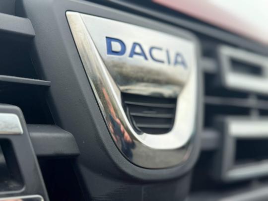 Dacia Duster Photo at-fca910b7f6374bffa7ffb4ad1a41992c.jpg