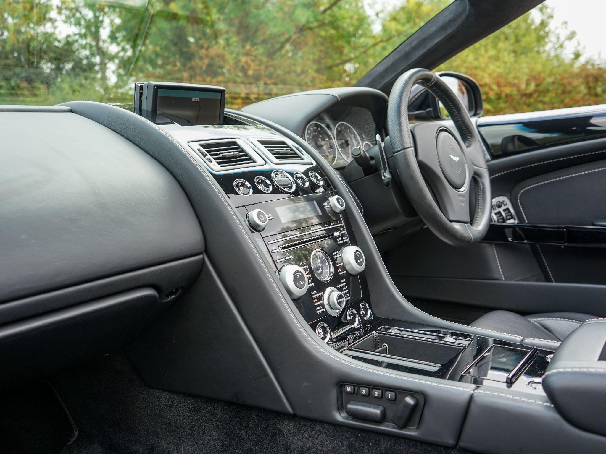 Aston Martin DB9 6.0 V12 Volante 2dr Petrol T-TronicII Euro 5 (470 bhp) — photo 15