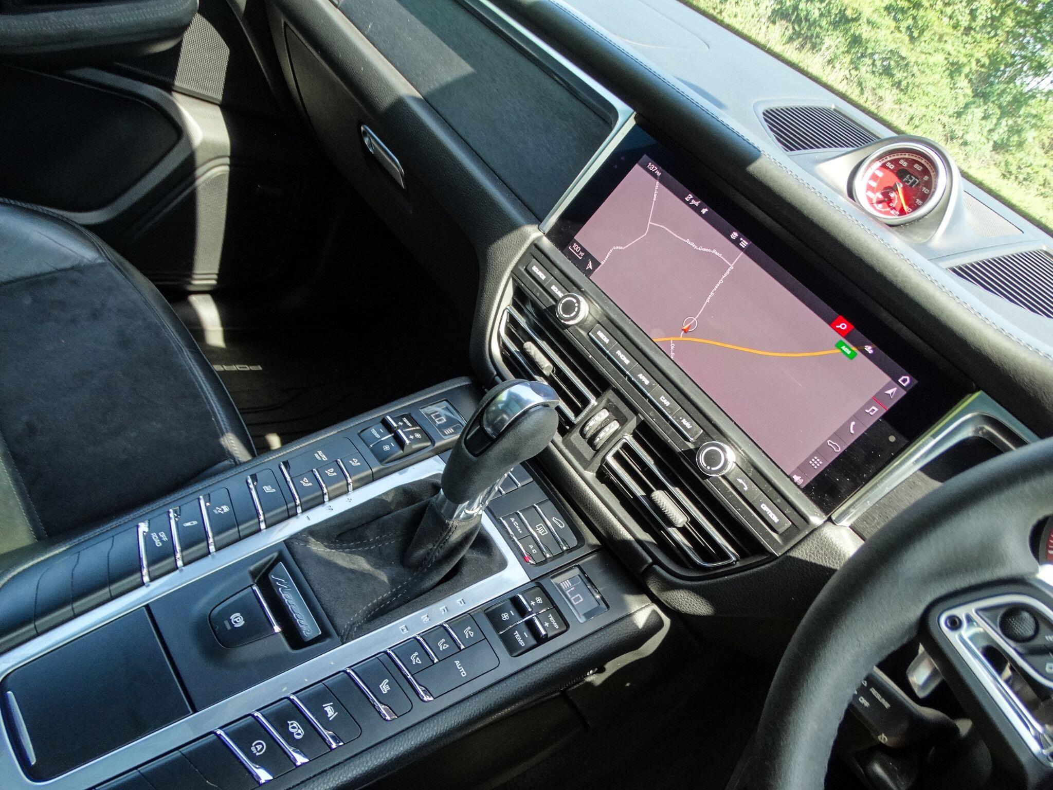 Porsche Macan 2.9T V6 GTS PDK 4WD Euro 6 (s/s) 5dr — photo 6