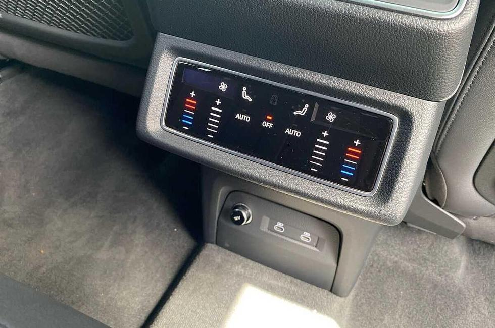 Audi Q8 Photo at-fcd6b7c3e70f4da8a5c4cec51648569d.jpg