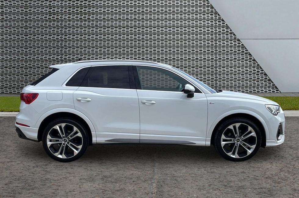 Audi Q3 Photo at-fce9a3067c4b4776a4a35a195bd6a656.jpg