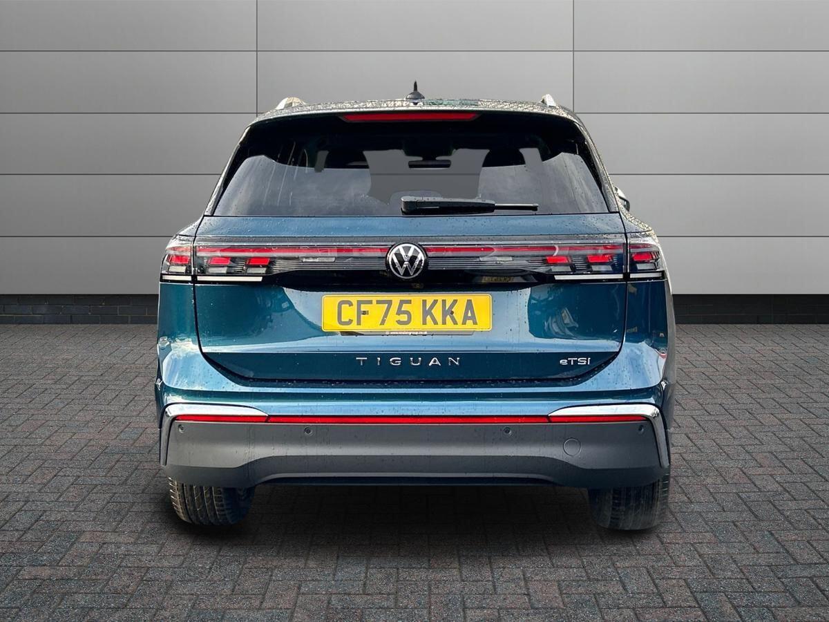Volkswagen Tiguan Photo at-fcfc5fe5ea5845a08deeed5722e332b6.jpg