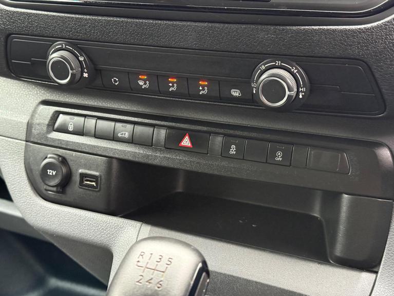 Used Vauxhall Vivaro LB70LKC 15