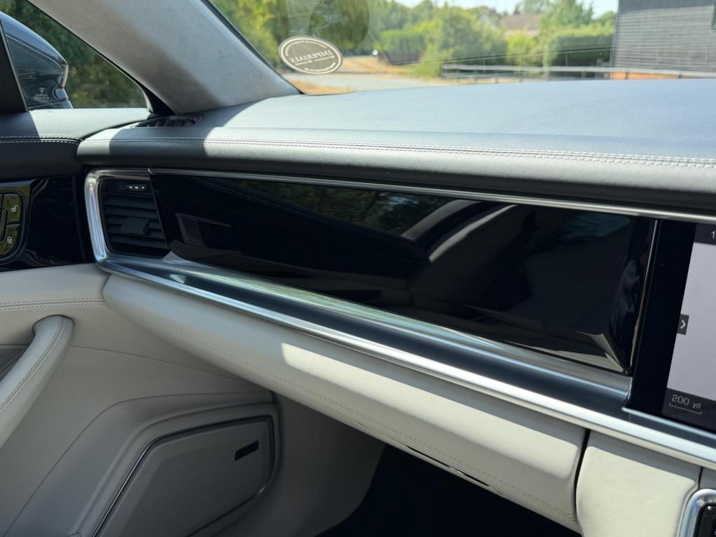 Used Porsche Panamera WV67UNP 18