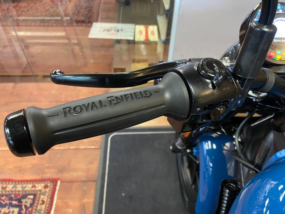 Royal Enfield Shotgun 650 Photo at-fd5c83a669be4108b8a43dcc39426121.jpg