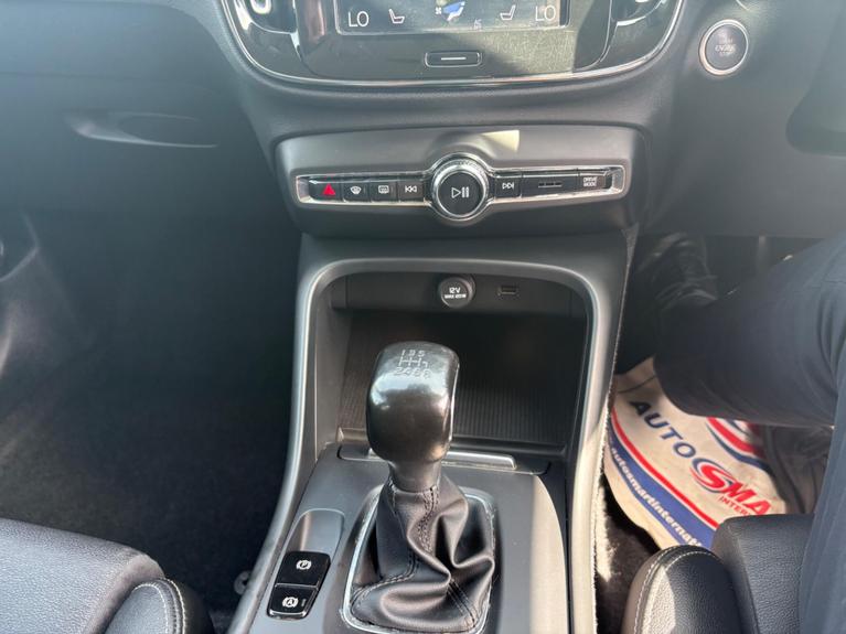 Used Volvo XC40 OE68UHH 9