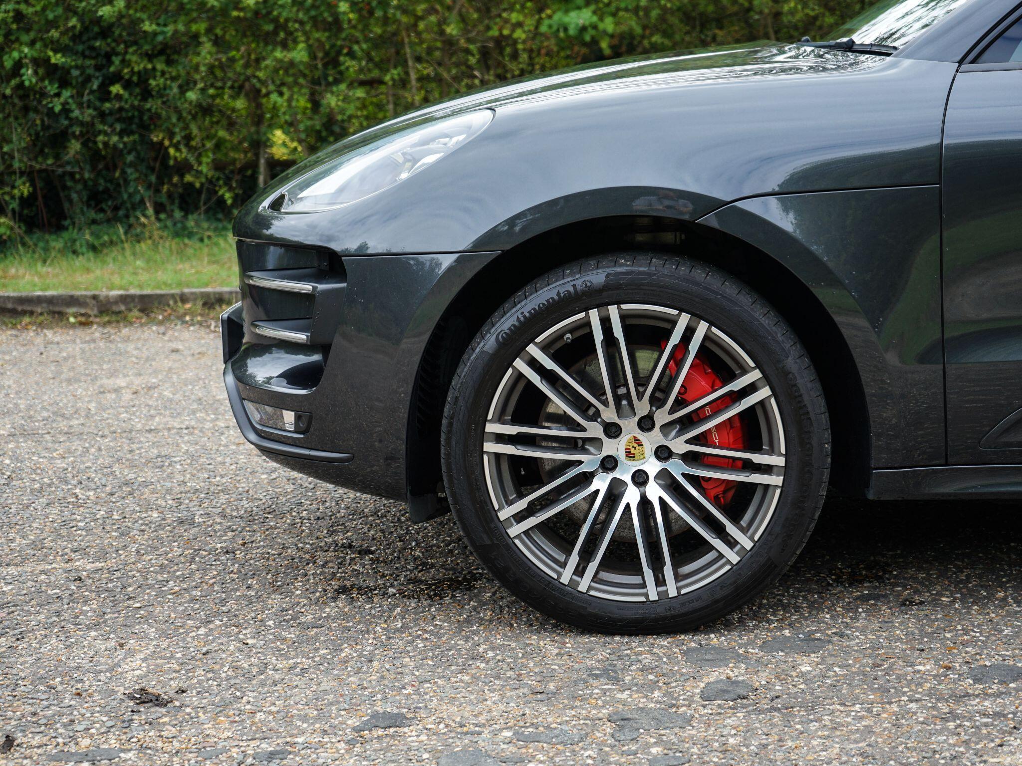 Porsche Macan 3.6T V6 Turbo Performance PDK 4WD Euro 6 (s/s) 5dr — photo 5