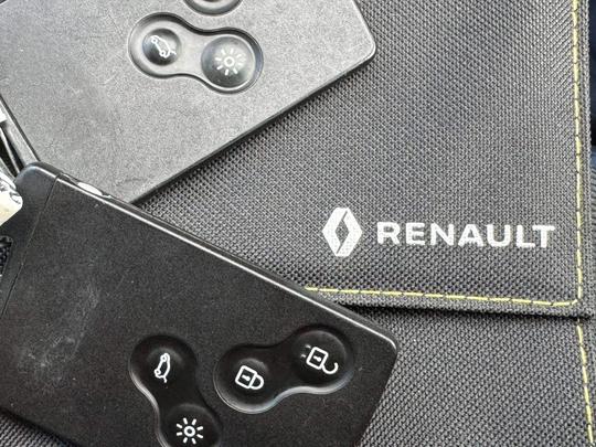 Renault Clio Photo at-fd8674c1a4814d44850db92351780f8c.jpg