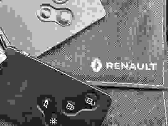 Renault Clio Photo at-fd8674c1a4814d44850db92351780f8c.jpg