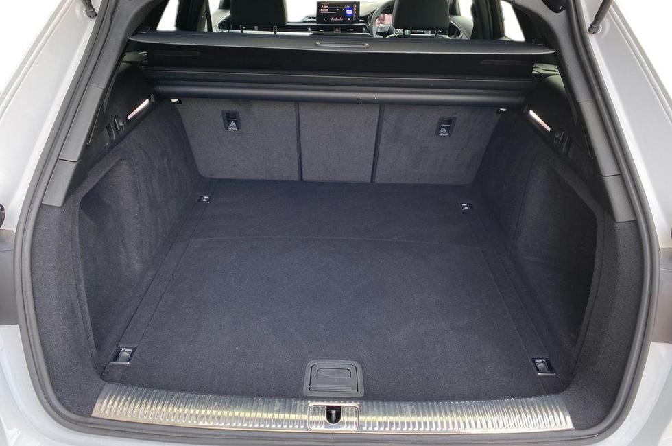 Audi A4 Photo at-fda7cbdc2bc64434a75b1b03029d0833.jpg