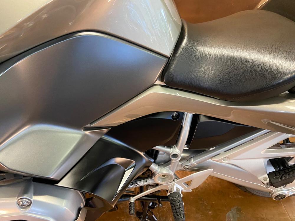 BMW R 1200 RT Photo at-fdb3dad2071544ea8201dde01da32a42.jpg