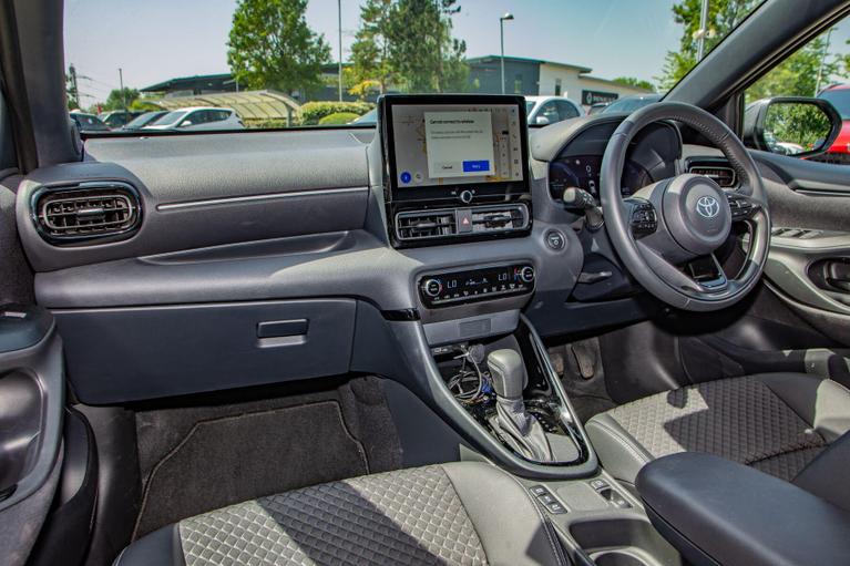 Used Toyota Yaris WU75GDE 6