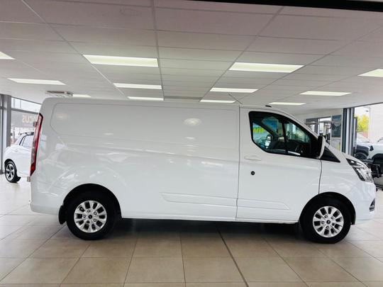 Ford Transit Custom Photo at-fde16da80e324c7cb60c3e9fd654e3f4.jpg