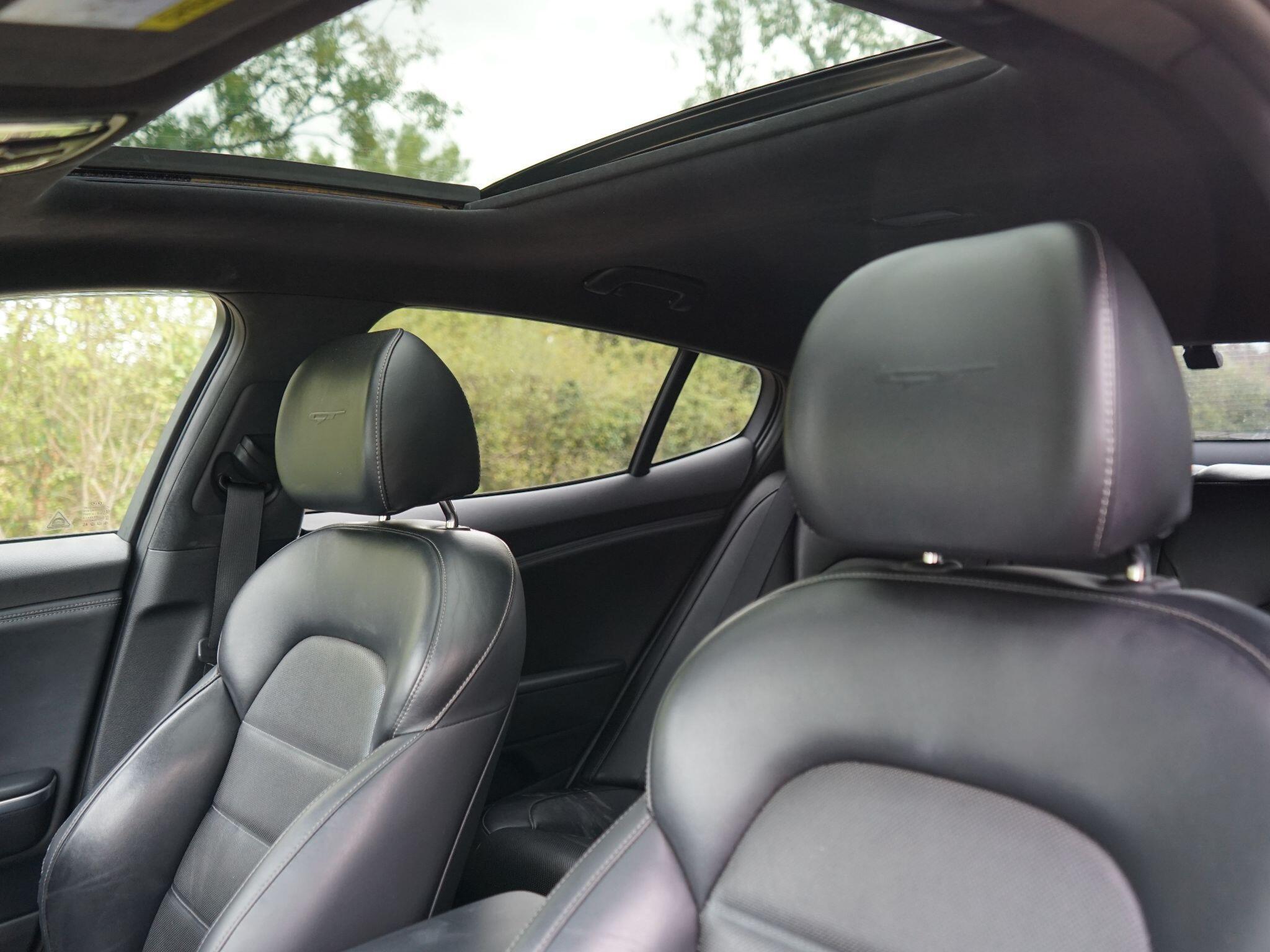 Kia Stinger 3.3 T-GDi V6 GT S Gran Turismo Auto Euro 6 (s/s) 5dr — photo 15