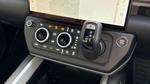 Land Rover Defender Photo 8