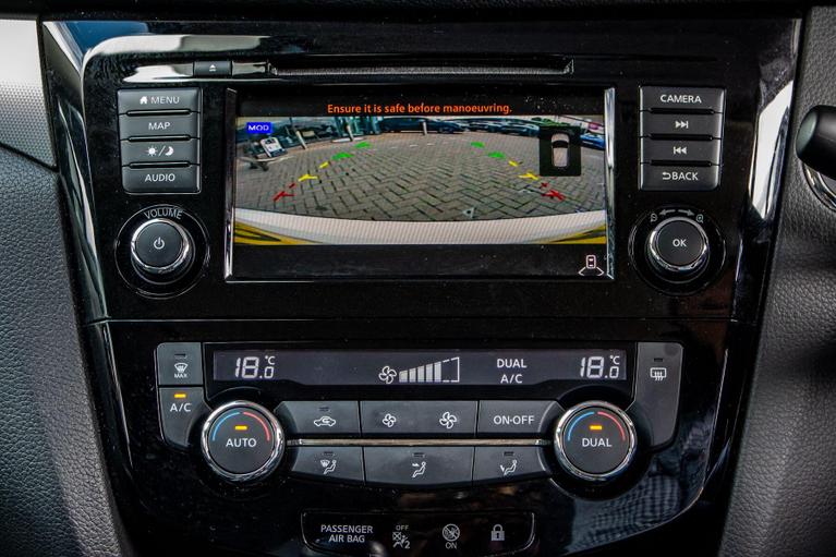 Used Nissan Qashqai NK69YAY 18