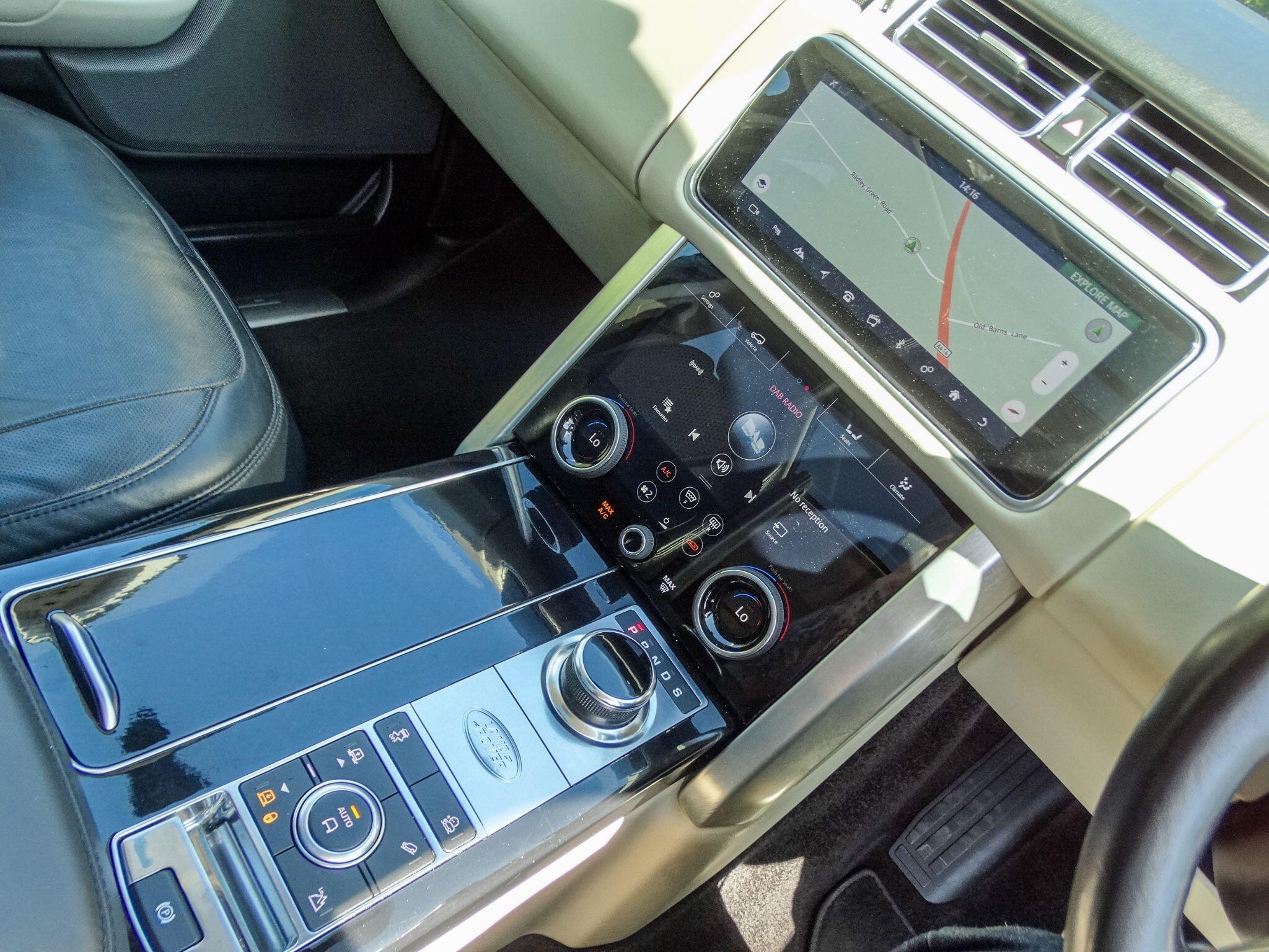 Land Rover Range Rover 3.0 SD V6 Vogue SE SUV 5dr Diesel Auto 4WD Euro 6 (s/s) (275 ps) — photo 6