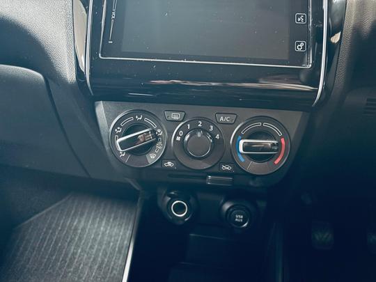 Suzuki Swift Photo at-fe493ddc5ac94a1c91b0fa62f32f1e24.jpg