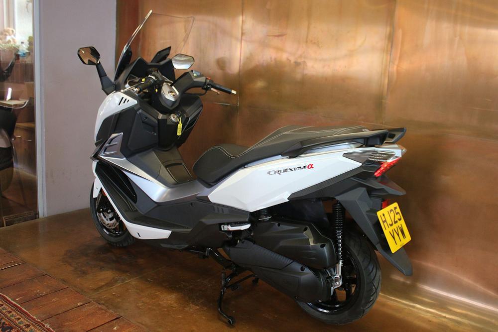 SYM Cruisym 125 Photo at-fe5a86a86d6645808e70f87549ad578c.jpg