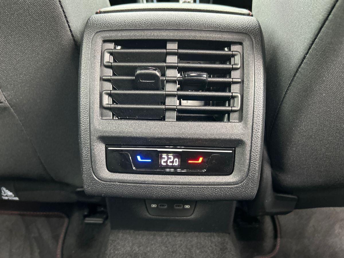 Volkswagen Golf Photo at-fedad8e9a506498ebc440a0a93117eff.jpg