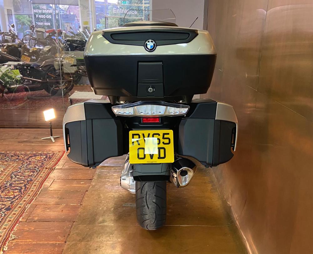 BMW R 1200 RT Photo at-fedbed5dbdeb4db0b56873909e32158f.jpg