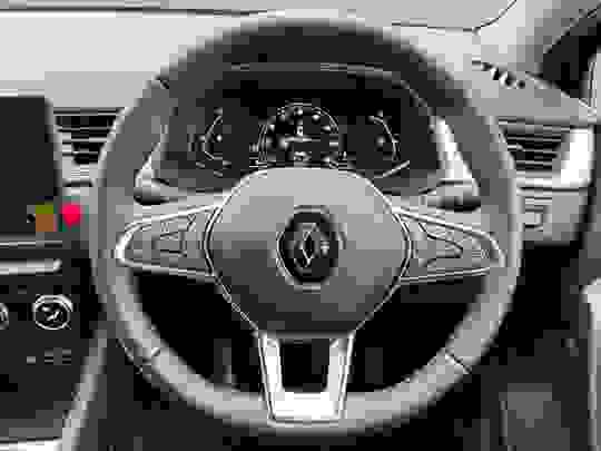 Renault Captur Photo at-fee605fc9d234a82bb28f757f233a2c3.jpg