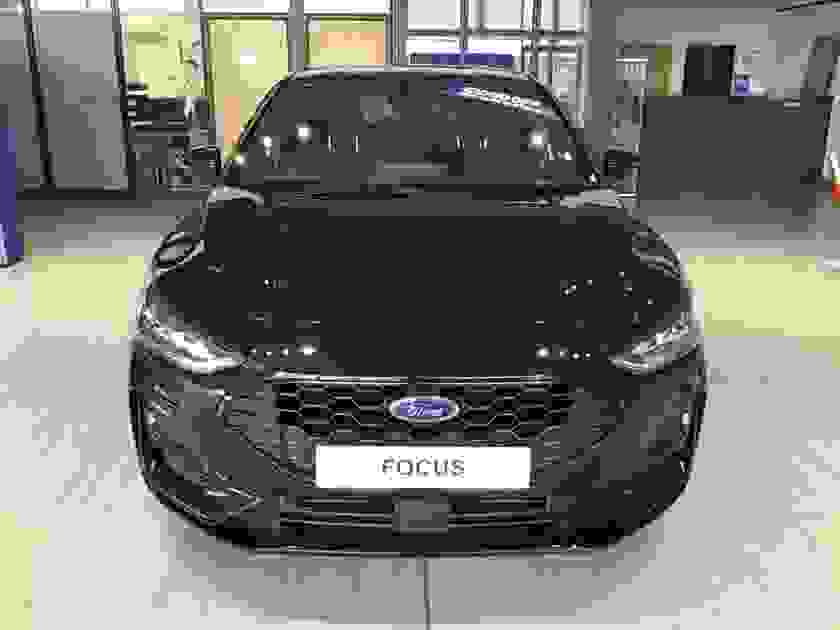 Ford Focus Photo at-ff16fd12843a4723bd1939ca208f740f.jpg