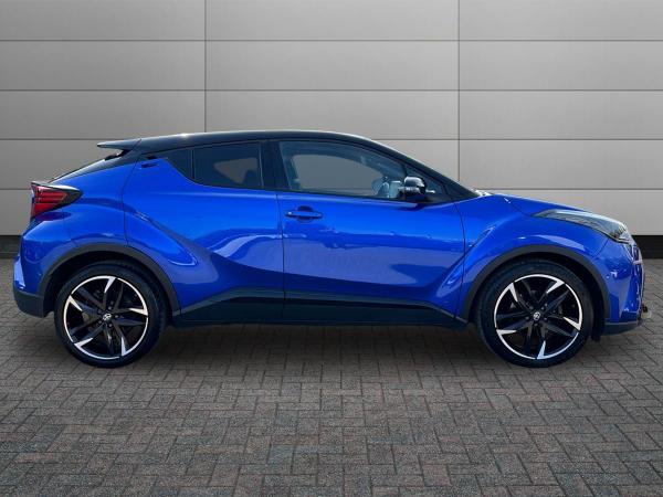 Toyota C-HR Photo at-ff33bd254542435c9714c7e394a067d5.jpg