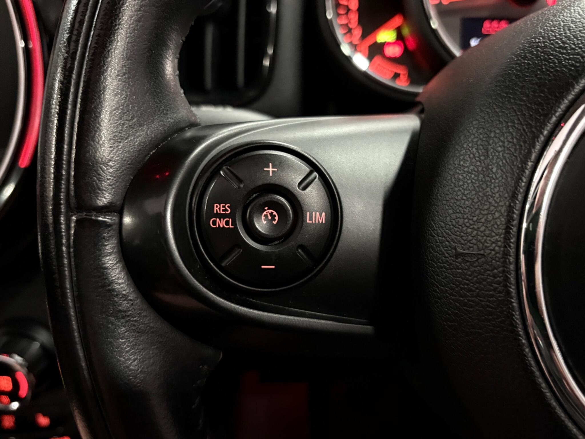 2017 Mini Countryman thumbnail 15
