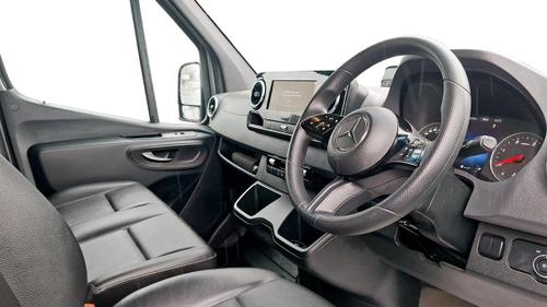 Mercedes-Benz Sprinter Photo at-ffa33298501c475b92a7f8feff955c94.jpg