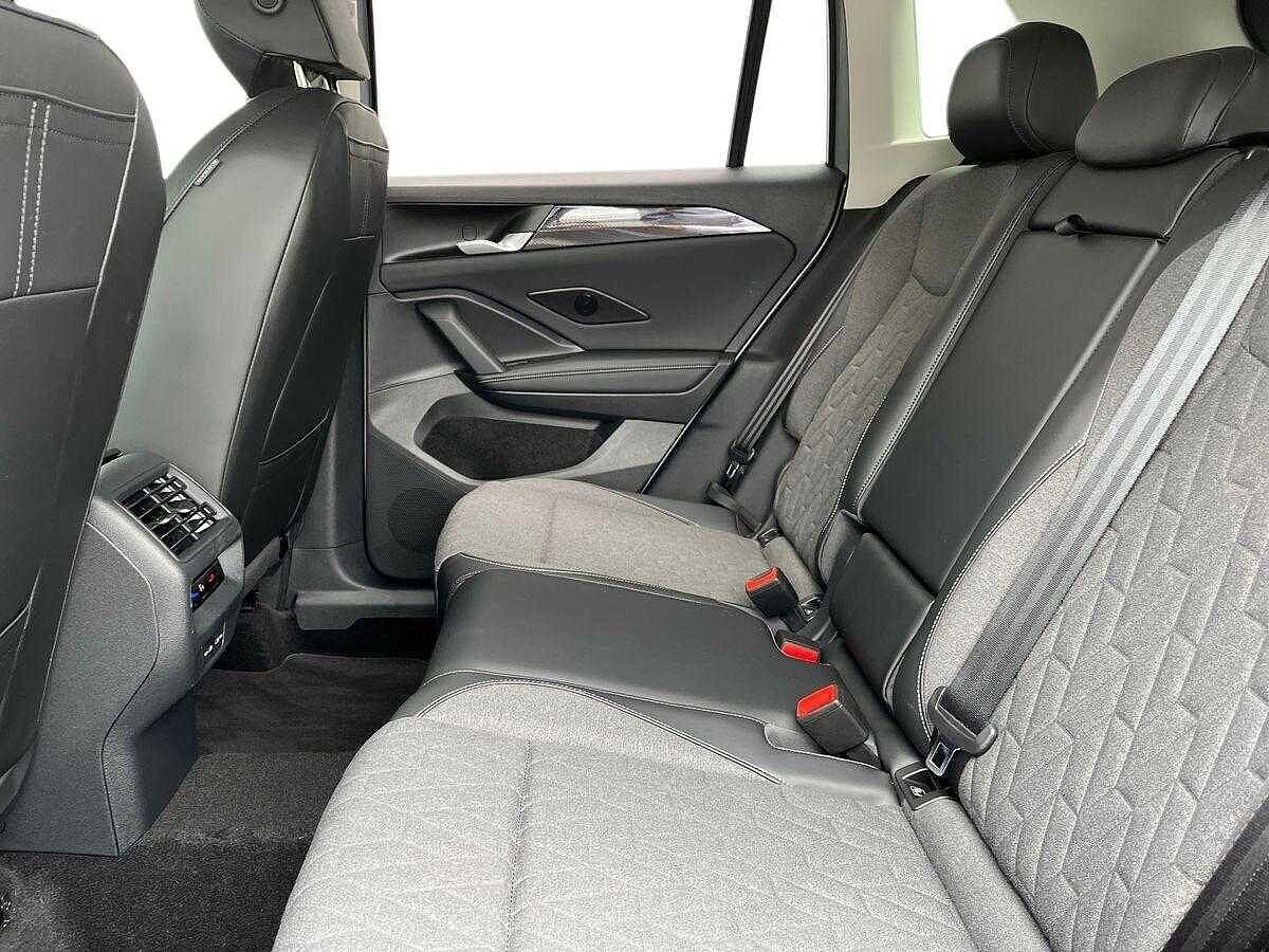 Volkswagen Tiguan Photo at-ffba78443e1f4938a6bca99bcae79434.jpg
