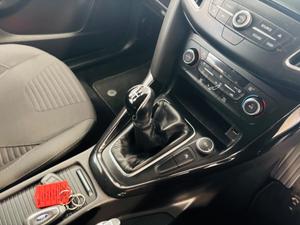 Ford Focus Photo 36