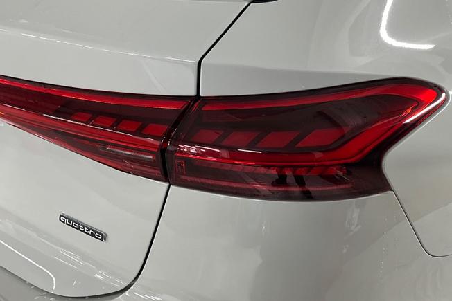 AUDI  A6 Photo 18