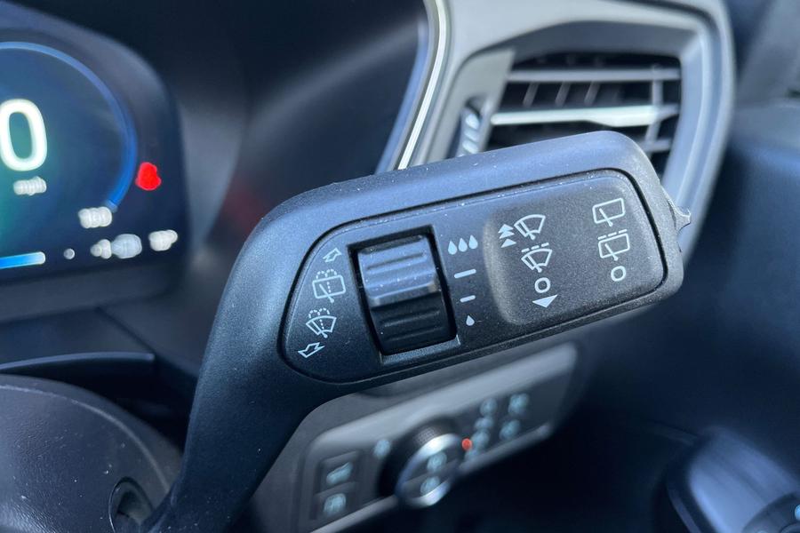 Ford KUGA Photo autoimg-000da5d6331f98c05316a9078485e78c97ee842c.jpg