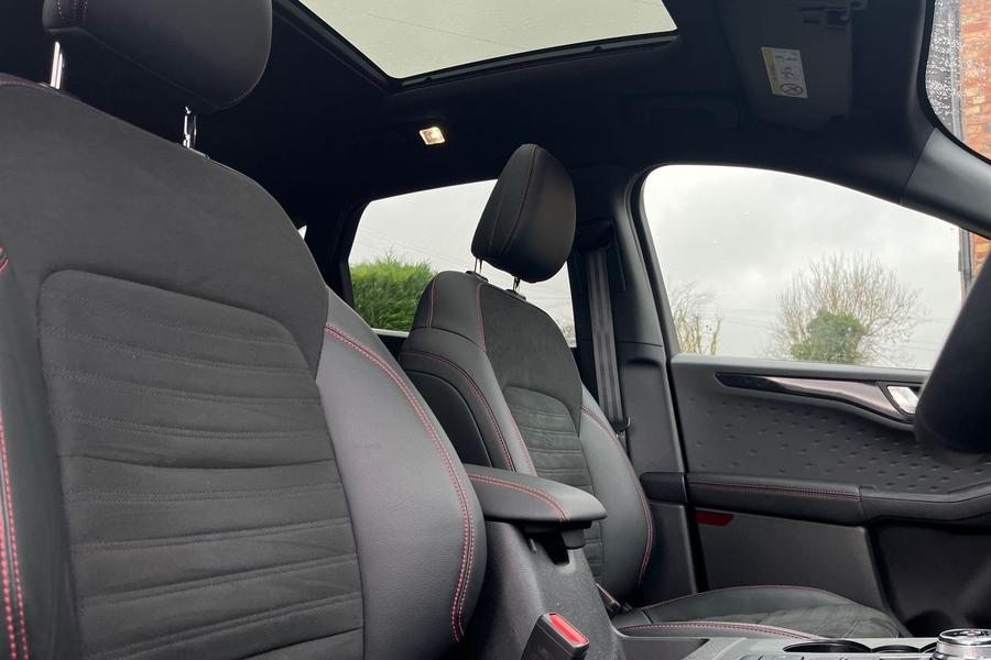 Ford KUGA Photo autoimg-000e00657fe8ee072c638891f76a77e3843053ff.jpg
