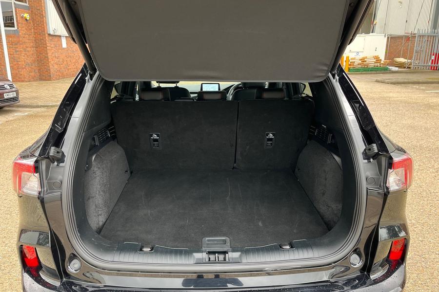 Ford Kuga Photo autoimg-0013f3307b2fa222126e5c0a15b938eb934eab8f.jpg
