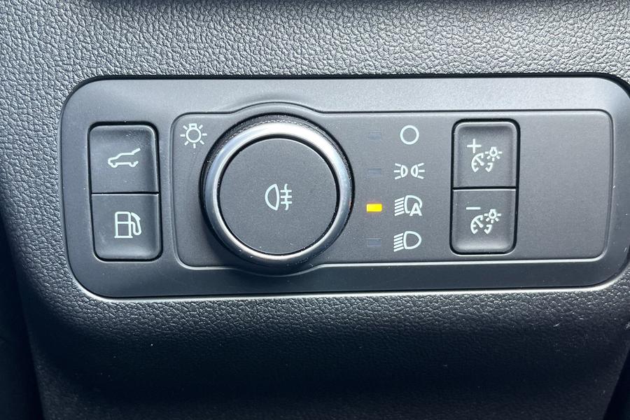 Ford KUGA Photo autoimg-001706873157c1cfed89fb10d9a6bf9a4bf467b7.jpg