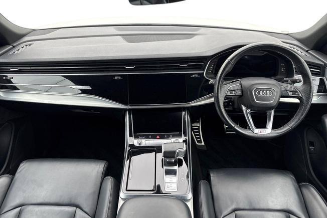AUDI Q8 Photo 10