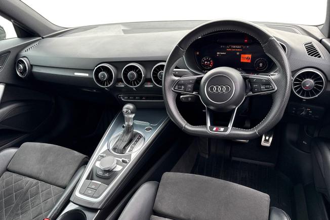 AUDI TT Photo 10