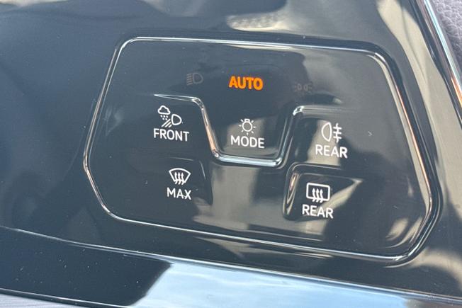 VOLKSWAGEN Golf Photo 30