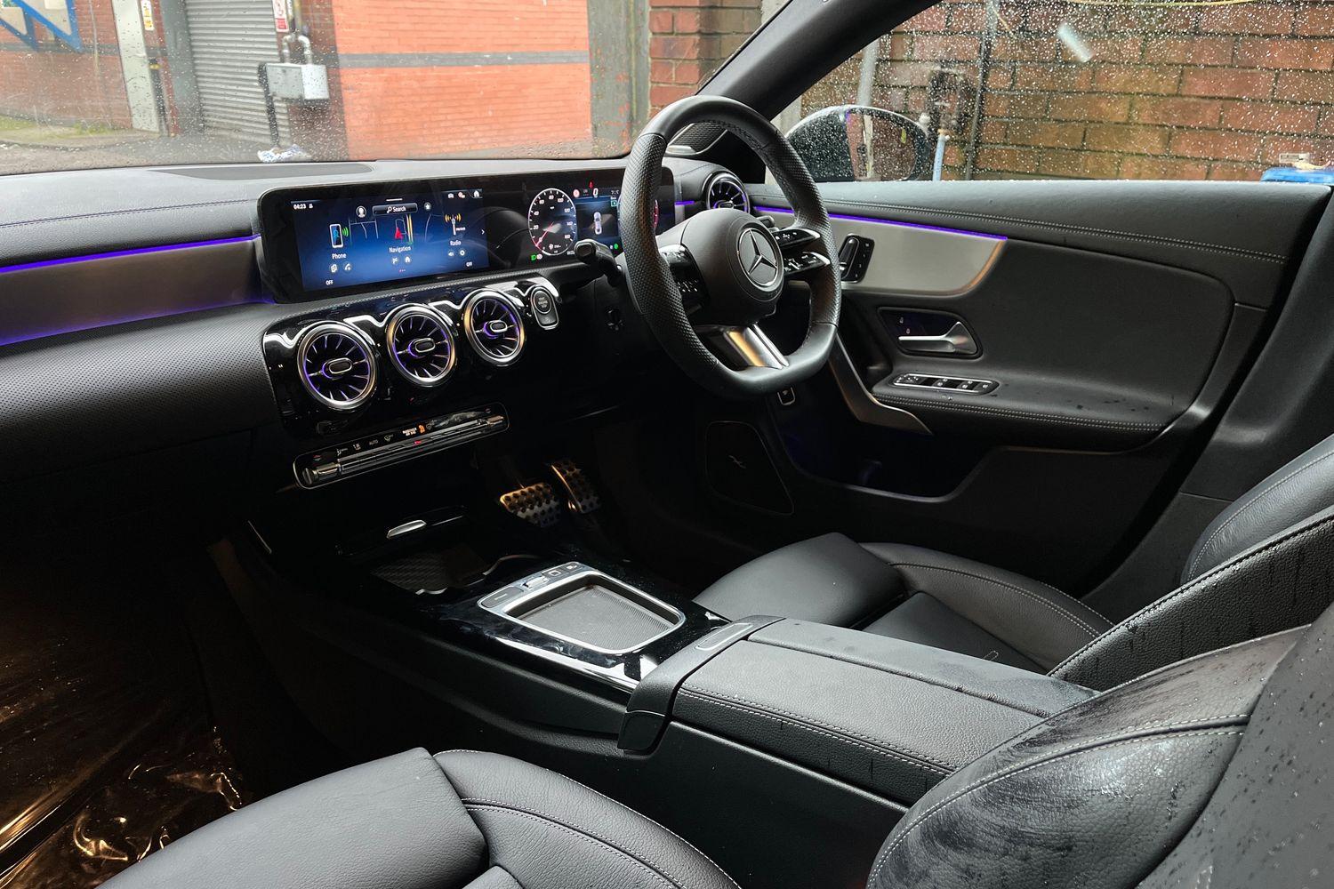 Mercedes-Benz CLA Photo 17