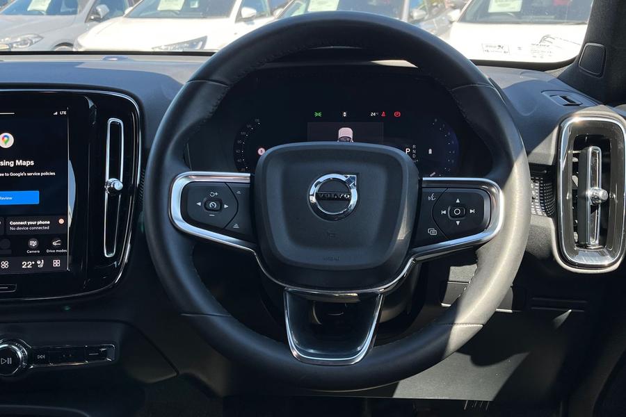 Volvo XC40 Photo autoimg-001f4f4ff281eff3ef277ea39a46d08c2e118f1f.jpg