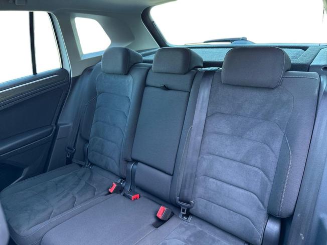 VOLKSWAGEN Tiguan Photo 9