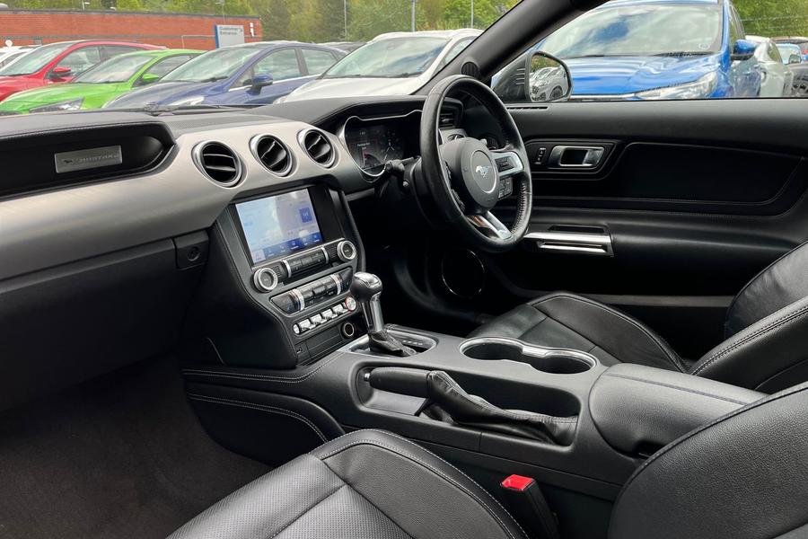 Ford Mustang Photo autoimg-0021b3c66fb14f7e99d1d3e2d7b2ae383bc31bdc.jpg