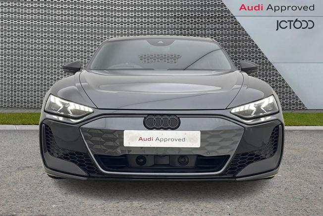 AUDI RS e-tron GT Photo 8