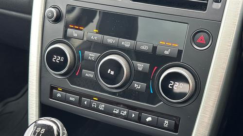 Land Rover Discovery Sport Photo autoimg-0027a3f7f56a3815d89dc32449bb8ad9bdba1a7a.jpg