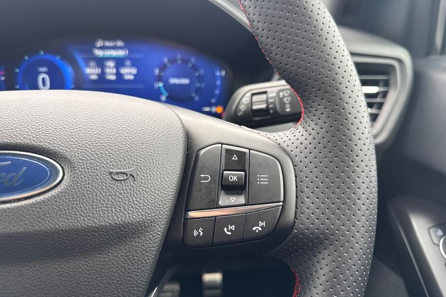 Ford FOCUS Photo autoimg-002a48ededfd7049e8bdcda339cc91849a834bd9.jpg