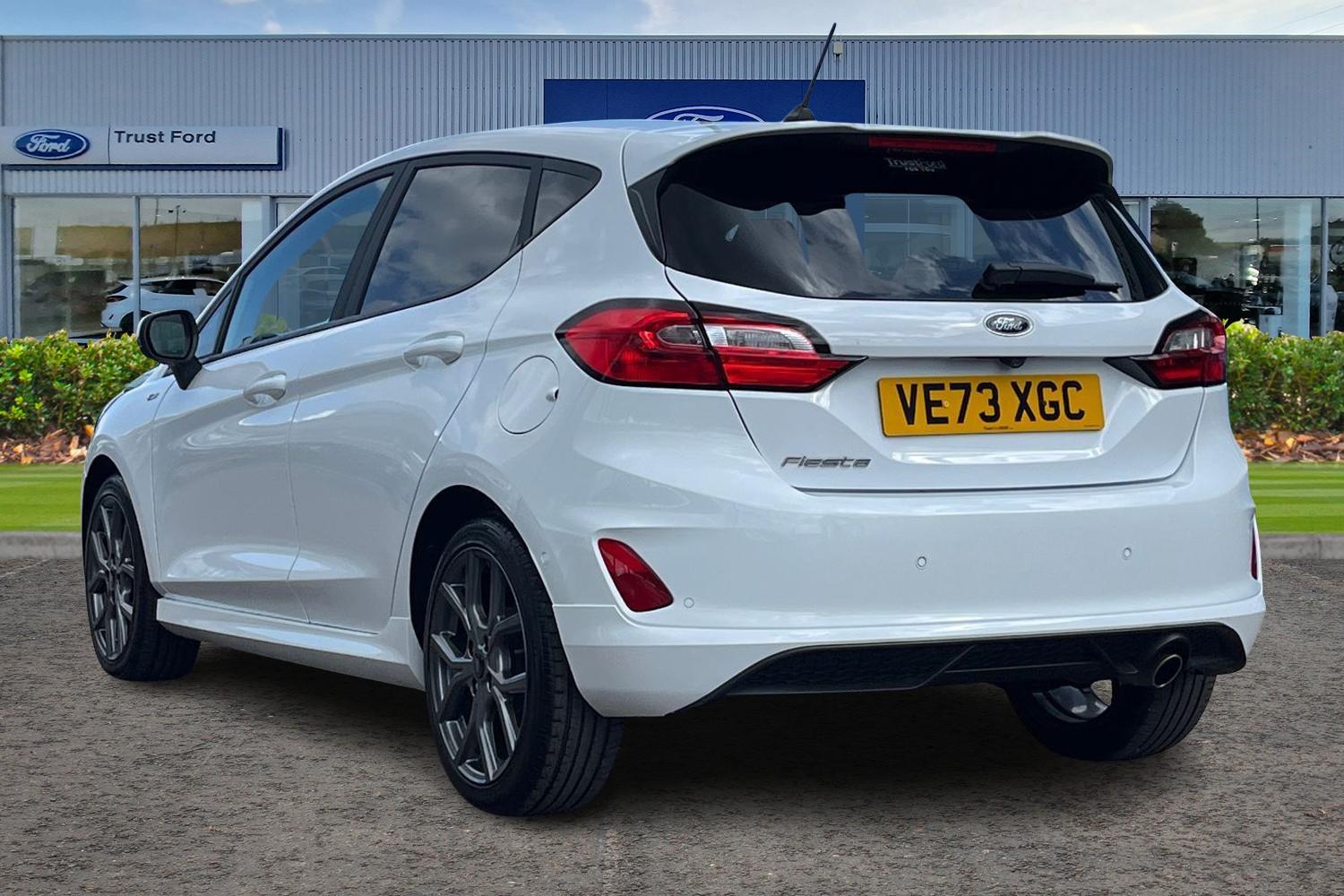 Ford FIESTA Photo 1